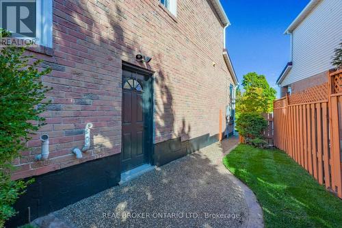 Separate Entrance - 4326 Waterford Crescent, Mississauga, ON - Outdoor With Exterior