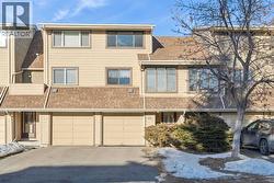 308 Woodvale Crescent SW  Calgary, AB T2W 3P3