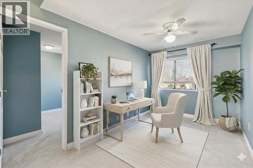 308 Woodvale Crescent Sw, Calgary, AB - Indoor