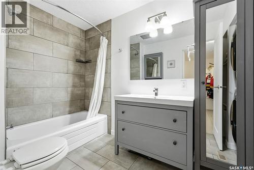 198 Plainsview Drive, Regina, SK - Indoor Photo Showing Bathroom