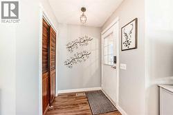 Front door, with coat closet - 