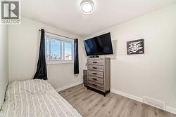 A perfect place to be used to be used as a child's bedroom, home office or guest room - 