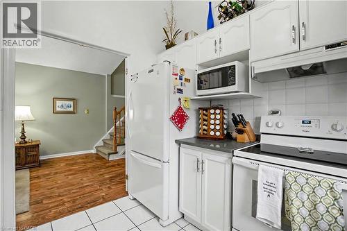 252 Keewatin Avenue, Kitchener, ON - Indoor Photo Showing Kitchen