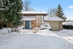 1044 ADLEY ROAD  Ottawa, ON K1J 8B9