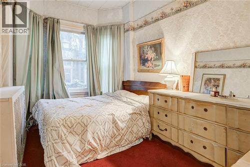 99 Blake Street, Hamilton, ON - Indoor Photo Showing Bedroom