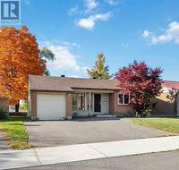 1094 ALENMEDE CRESCENT  Ottawa, ON K2B 8H3