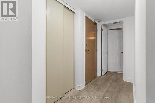 211 - 540 Cambridge Street S, Ottawa, ON - Indoor Photo Showing Other Room