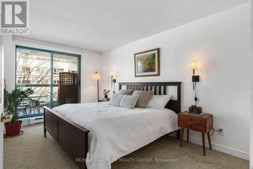 211 - 540 Cambridge Street S, Ottawa, ON - Indoor Photo Showing Bedroom