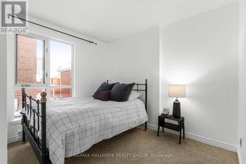 211 - 540 Cambridge Street S, Ottawa, ON - Indoor Photo Showing Bedroom