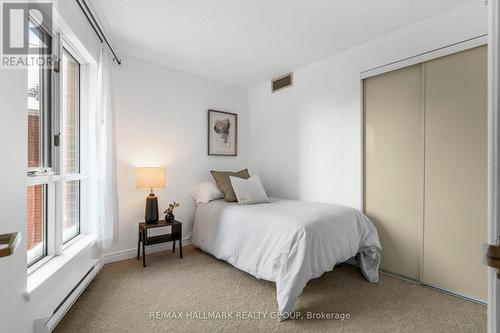 211 - 540 Cambridge Street S, Ottawa, ON - Indoor Photo Showing Bedroom