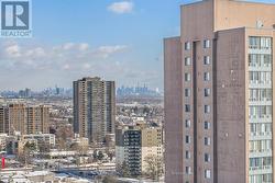 Clear views of Toronto Skyline - 