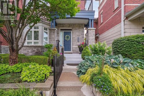 111 St. Lawrence Drive, Mississauga, ON - Outdoor