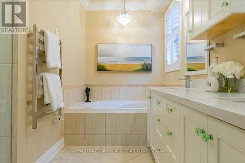 111 St. Lawrence Drive, Mississauga, ON - Indoor Photo Showing Bathroom