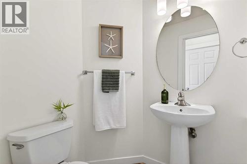 109 Copperstone Grove Se, Calgary, AB - Indoor Photo Showing Bathroom