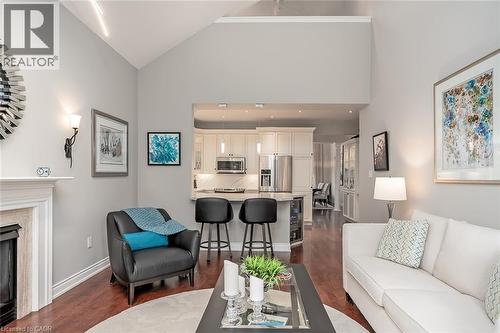 4304 Taywood Drive, Burlington, ON - Indoor Photo Showing Living Room