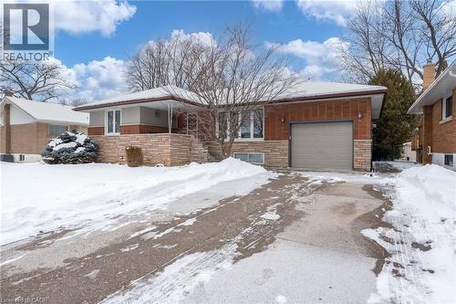 162 BENDAMERE Avenue  Hamilton, ON L9C 1N5