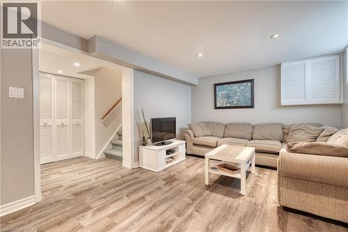 162 Bendamere Avenue, Hamilton, ON - Indoor Photo Showing Living Room
