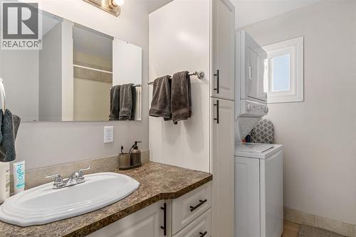 17 Aster Place Se, Airdrie, AB - Indoor Photo Showing Bathroom