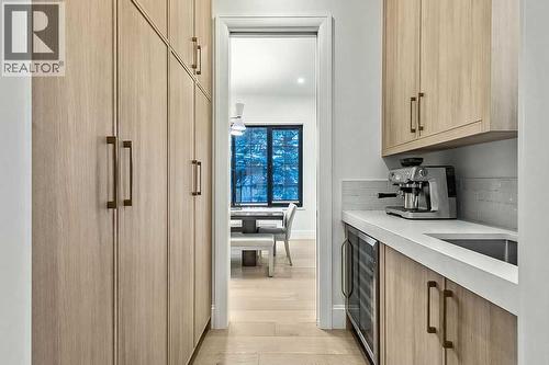 56 Lissington Drive Sw, Calgary, AB - Indoor Photo Showing Kitchen