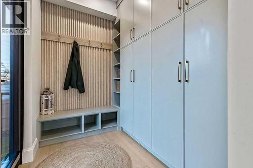 56 Lissington Drive Sw, Calgary, AB - Indoor Photo Showing Other Room