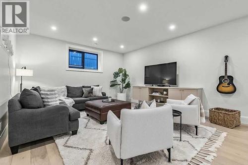 56 Lissington Drive Sw, Calgary, AB - Indoor