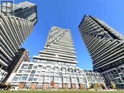 2704 - 30 INN ON THE PARK DRIVE  Toronto, ON M3C 0P7