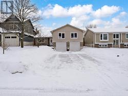 840 MAGNOLIA AVENUE  Newmarket, ON L3Y 3C7