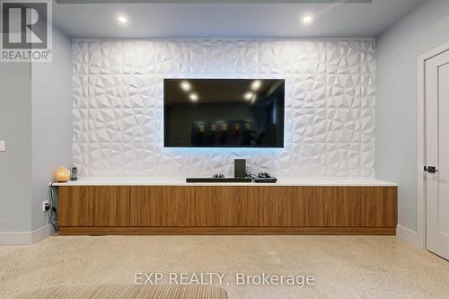 169 Euston Road, Burlington, ON - Indoor