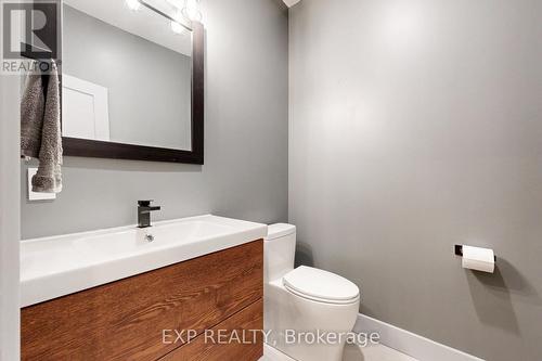 169 Euston Road, Burlington, ON - Indoor Photo Showing Bathroom
