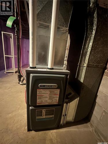 340 Canora Avenue, Canora, SK - Indoor Photo Showing Basement
