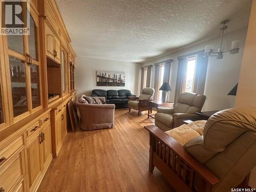 340 Canora Avenue, Canora, SK - Indoor Photo Showing Living Room