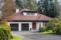 812 Del Monte Lane  Saanich, BC V8Y 3H2