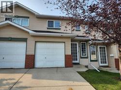 9 Country Hills Rise NW  Calgary, AB T3K 4S7