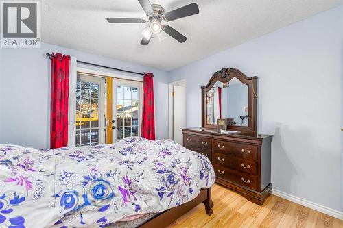 5816 Maddock Drive Ne, Calgary, AB - Indoor Photo Showing Bedroom