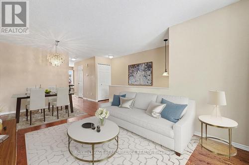 83 Manhattan Crescent, Ottawa, ON - Indoor Photo Showing Living Room