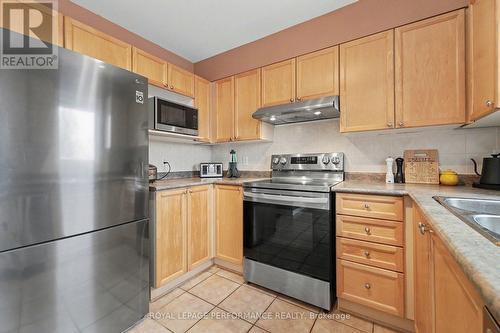 83 Manhattan Crescent, Ottawa, ON - Indoor Photo Showing Kitchen With Double Sink