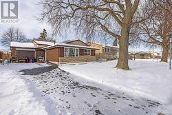 78 CROMWELL CRESCENT  Hamilton, ON L8G 2G2