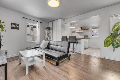 Logement - 34Z  - 36Z Rue St-Joseph, Lévis (Desjardins), QC - Indoor Photo Showing Living Room