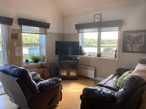 Salon - 8265 Rg Du Vieux-Pont, Rouyn-Noranda, QC - Indoor Photo Showing Living Room