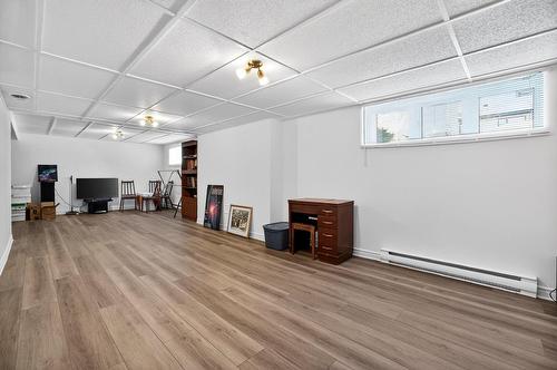 Salle familiale - 121 Rue Bellerive, Saint-Eustache, QC - Indoor