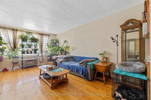 78 Cromwell Crescent, Hamilton, ON - Indoor Photo Showing Living Room