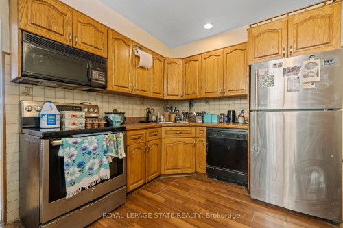 78 Cromwell Crescent, Hamilton, ON - Indoor Photo Showing Kitchen