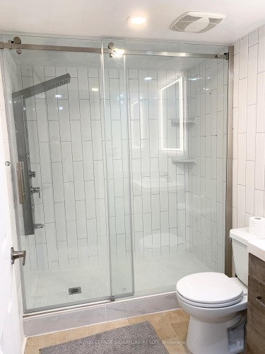 6032 Featherhead Crescent, Mississauga, ON 