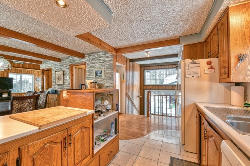 Cuisine - 10 Av. David, Saint-Sauveur, QC - Indoor Photo Showing Kitchen