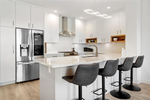 101-330 Waterfront Cres  Victoria, BC V8T 5K3