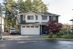 25 Tuzo Crt  View Royal, BC V9B 0S9