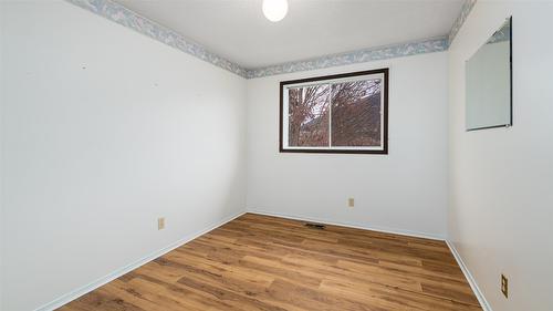 2617 Erickson Road, Creston, BC - Indoor Photo Showing Other Room