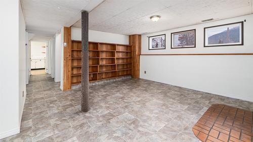 2617 Erickson Road, Creston, BC - Indoor Photo Showing Other Room