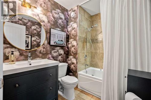 4636 Montana Drive Nw, Calgary, AB - Indoor Photo Showing Bathroom