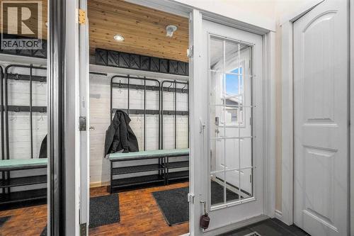 4636 Montana Drive Nw, Calgary, AB - Indoor Photo Showing Other Room